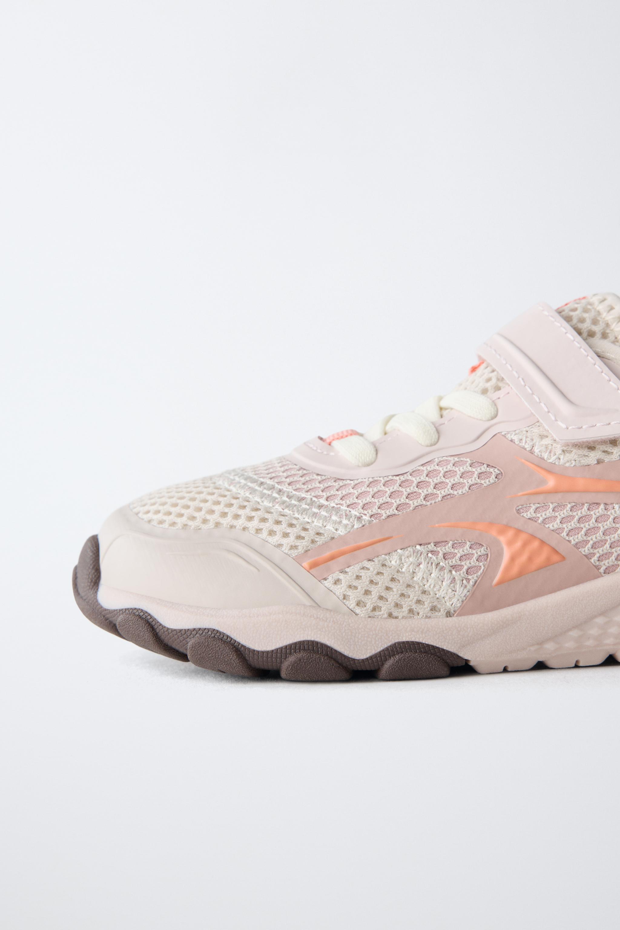 BAREFOOT SNEAKERS